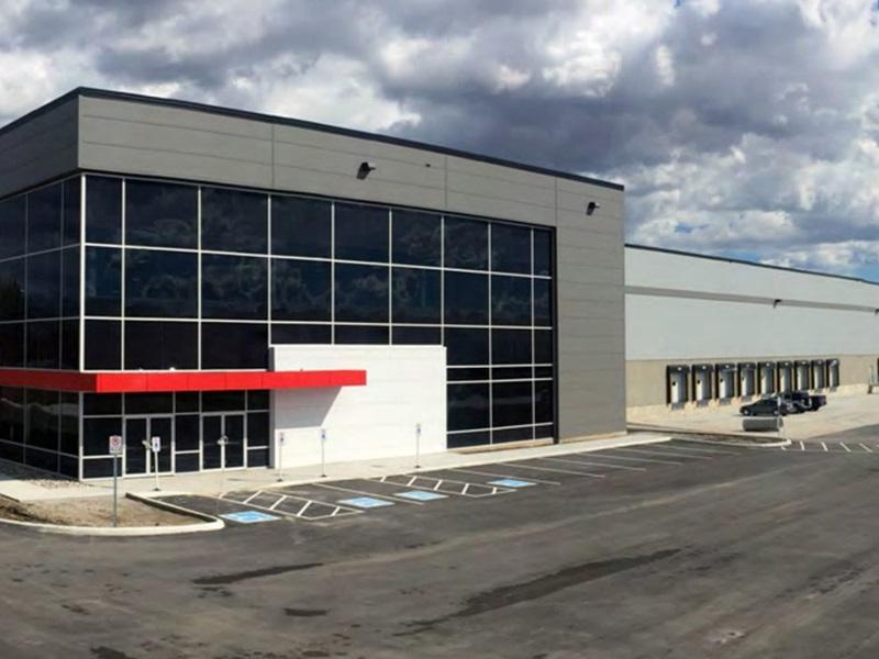 11400 Steeles Ave. E. just northeast of Toronto is a 640,000-sq.-ft. crossdock distribution centre acquired by BGO. (Courtesy BGO)