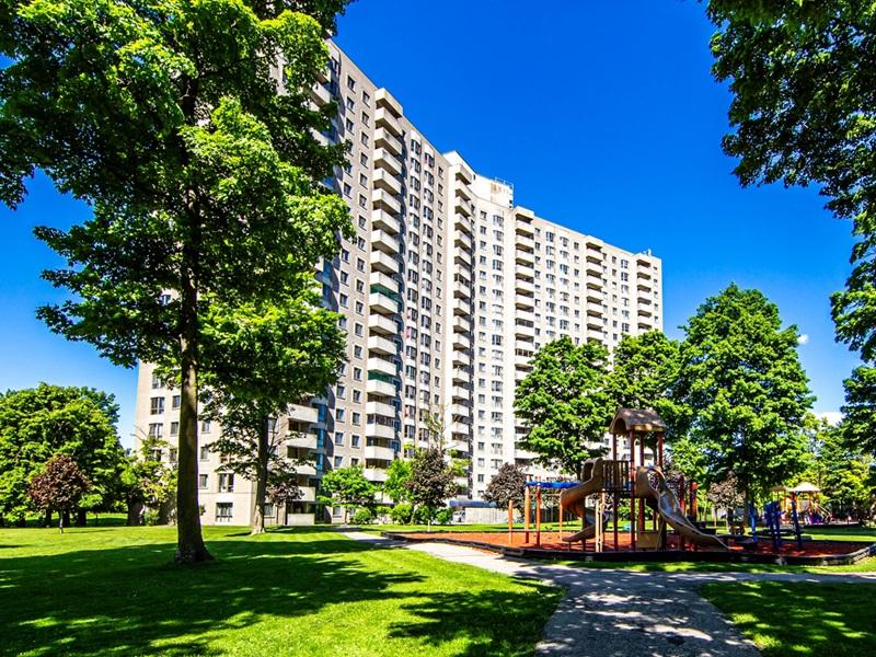 This two-tower, 476-unit apartment complex on eight acres of land at 1580-1600 Sandhurst Circle is for sale as part of the Conservatory Group portfolio. (Courtesy EY)