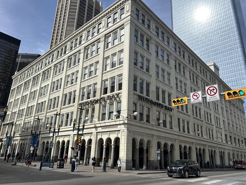 The former Hudson's Bay store building in downtown Calgary. (Mario Toneguzzi, RENX)