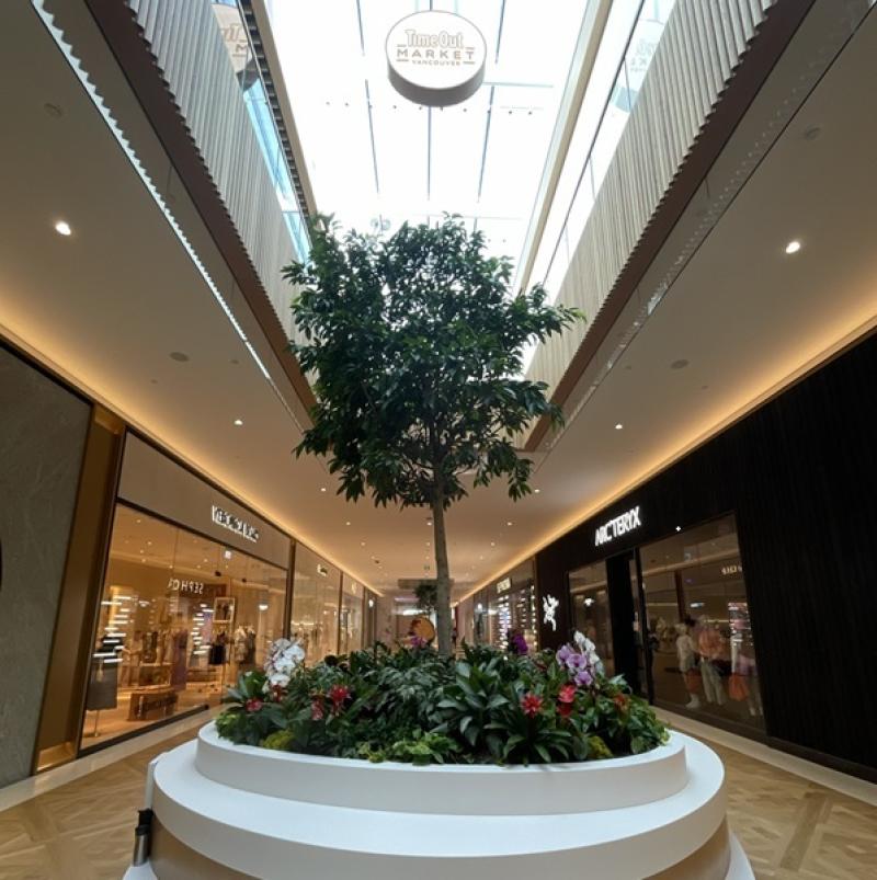 Oakridge Park shopping centre has opened to the public with an array of new luxury shops and chef-led food options. (Evan Duggan RENX)