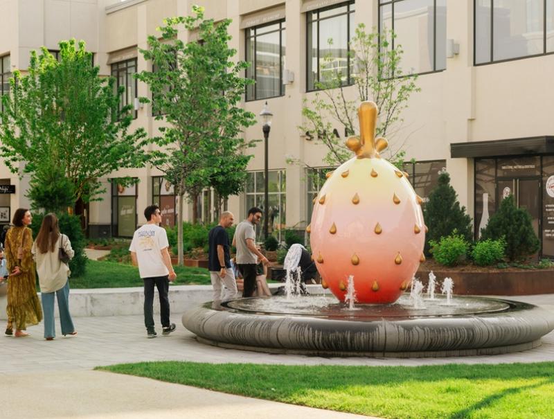 A linear park and public art space lifted Quartier Dix out of the mundane. (Courtesy MASSIVart)